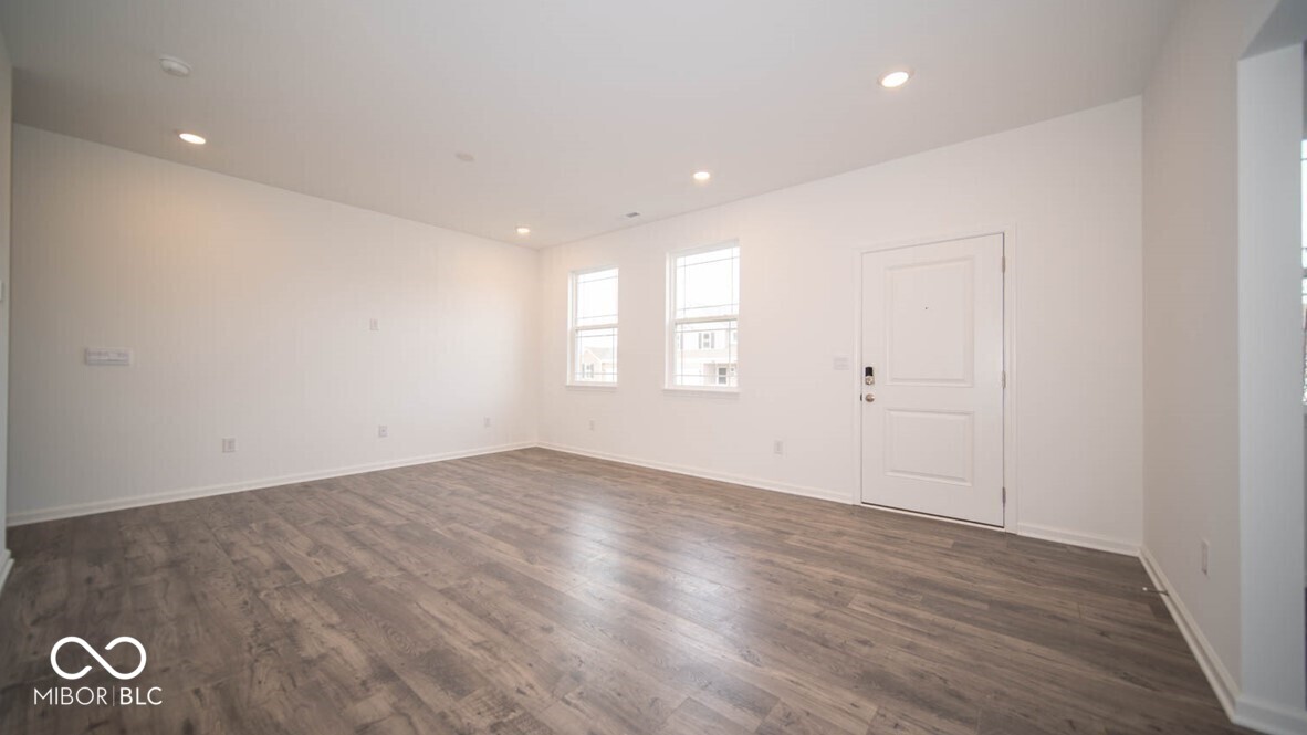 6121 Rhinecliff Drive