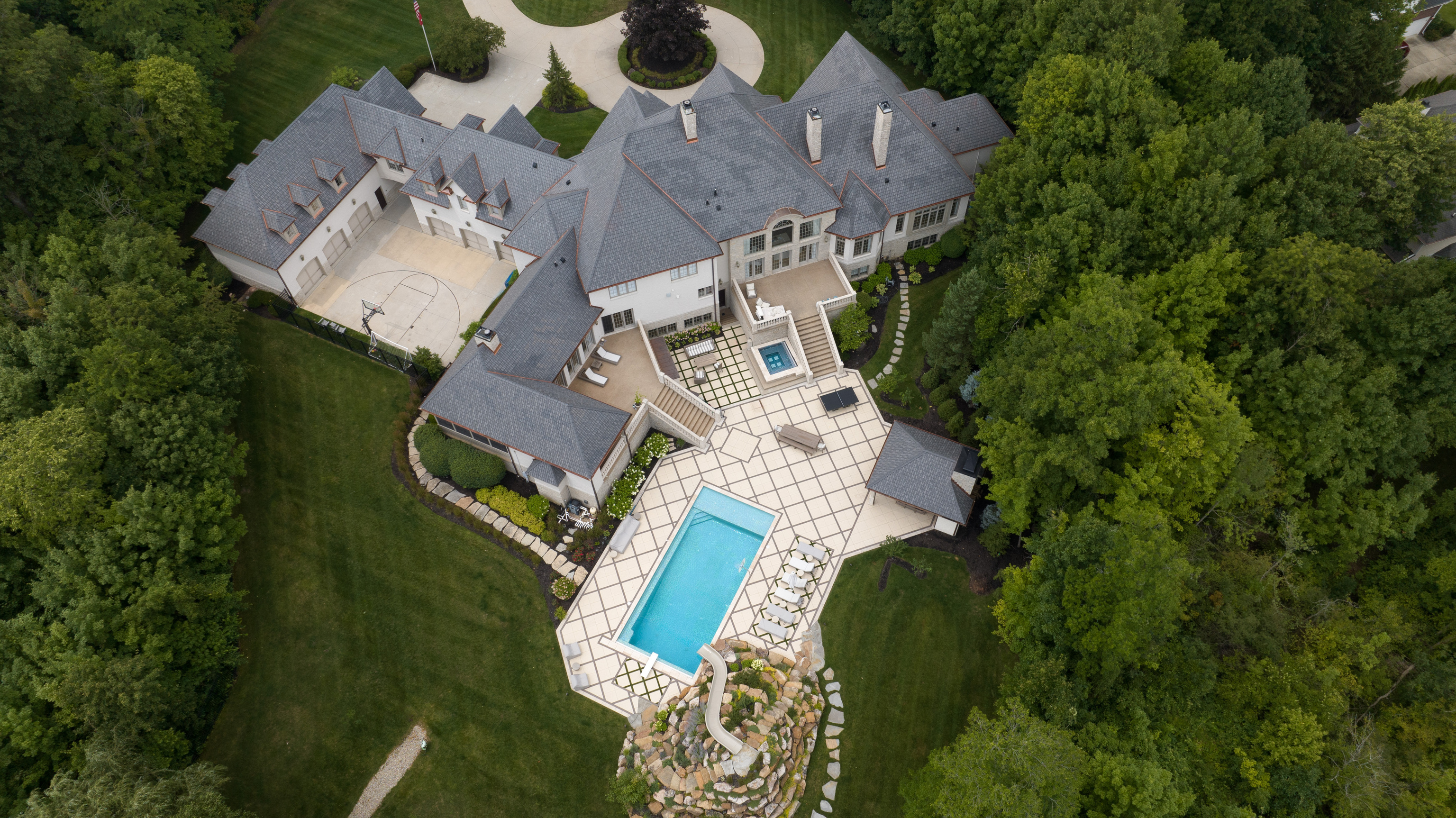 11101 W Hawthorn Ridge