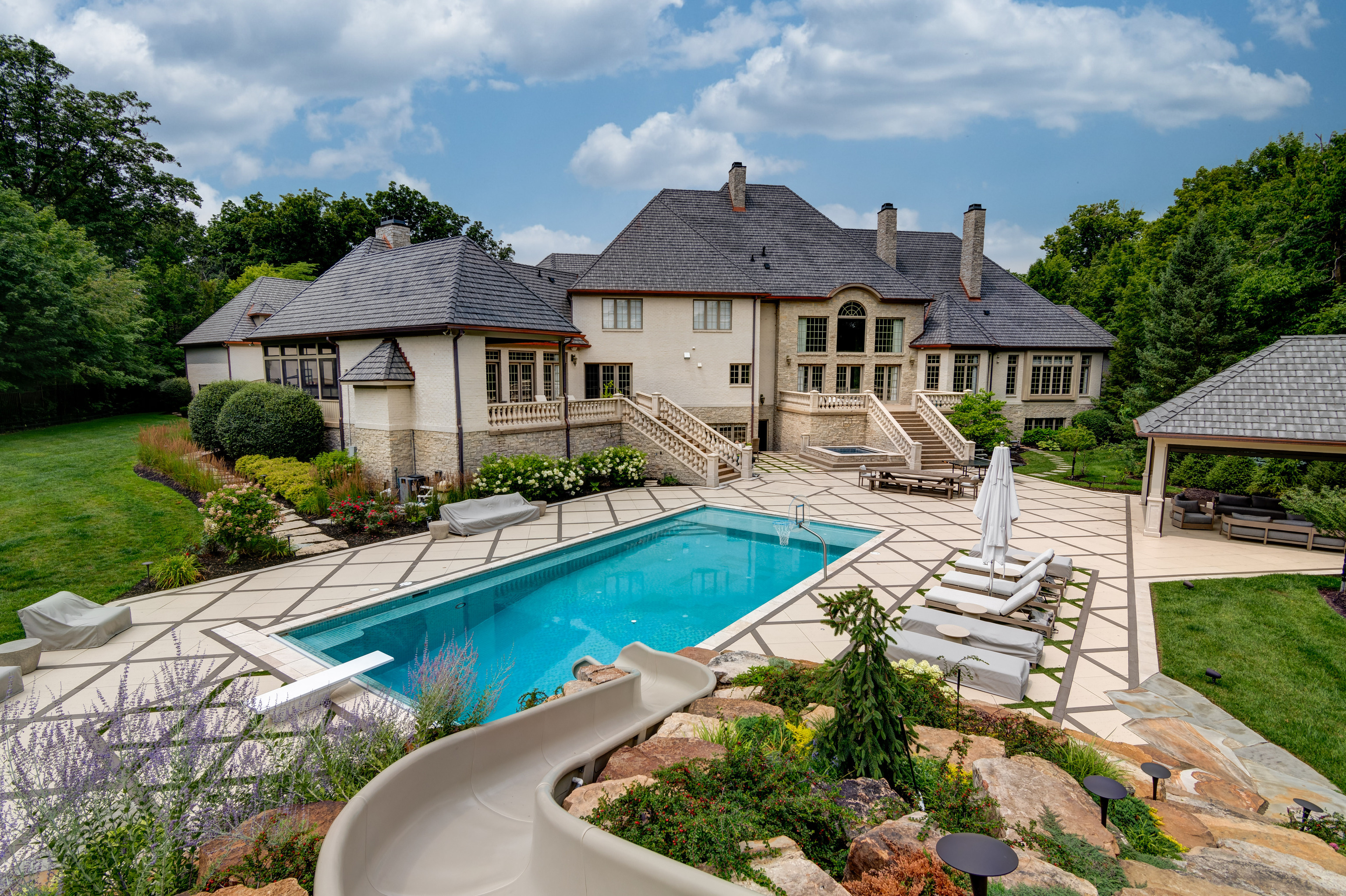 11101 W Hawthorn Ridge