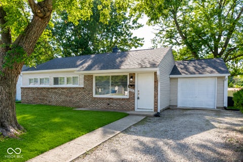Photo of 4823 Leone Drive, Indianapolis, IN 46226 (MLS # 22114346)