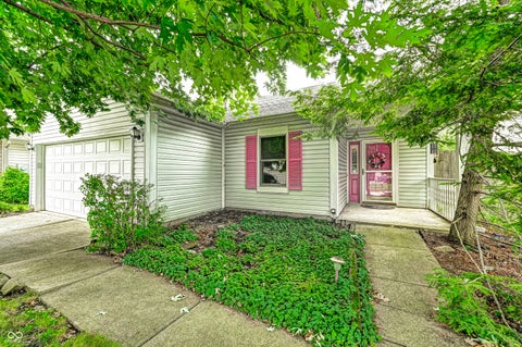 Photo of 40 Ashwood Circle, Brownsburg, IN 46112 (MLS # 22120589)