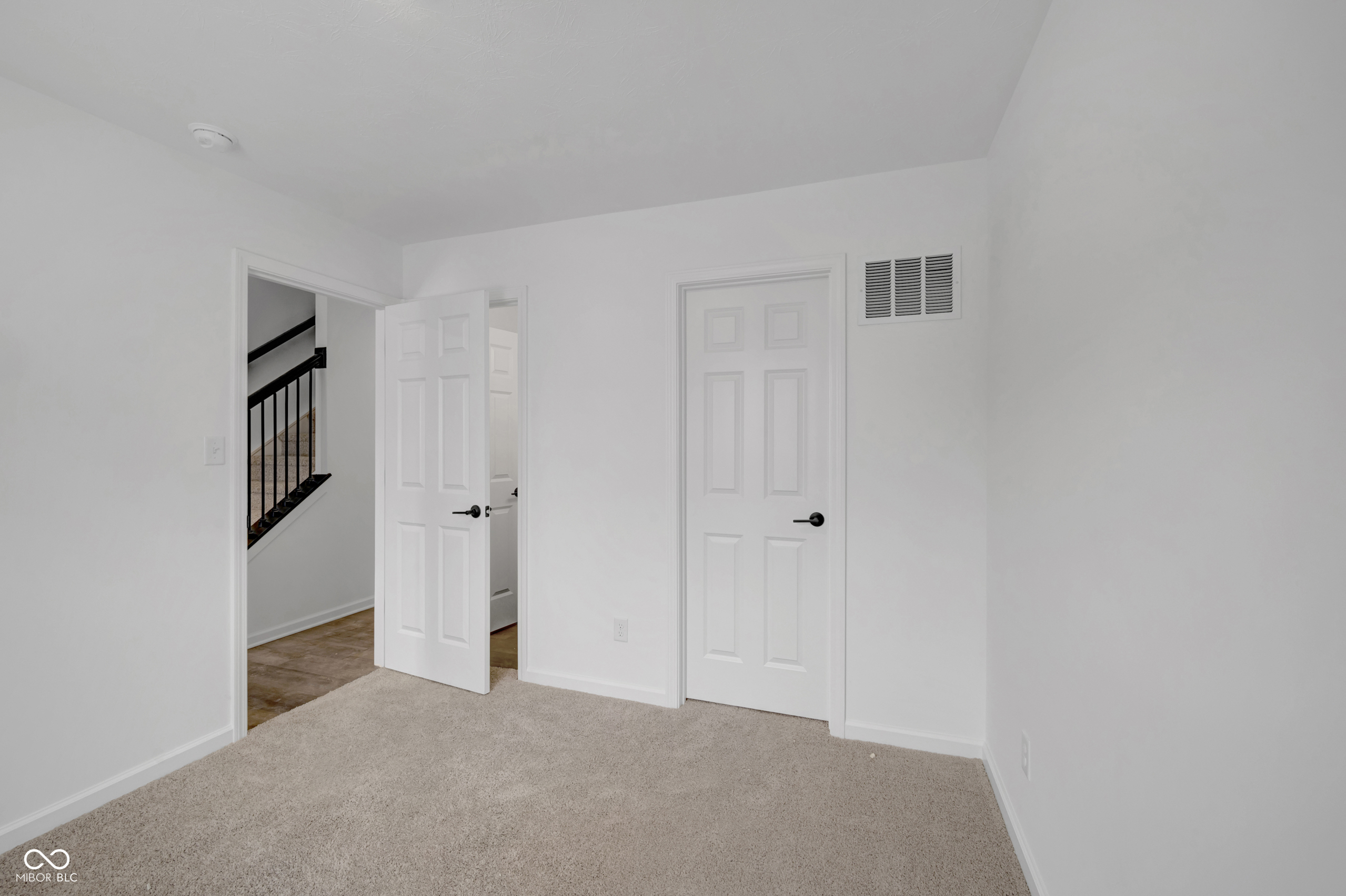 4476 Yellowwood Avenue