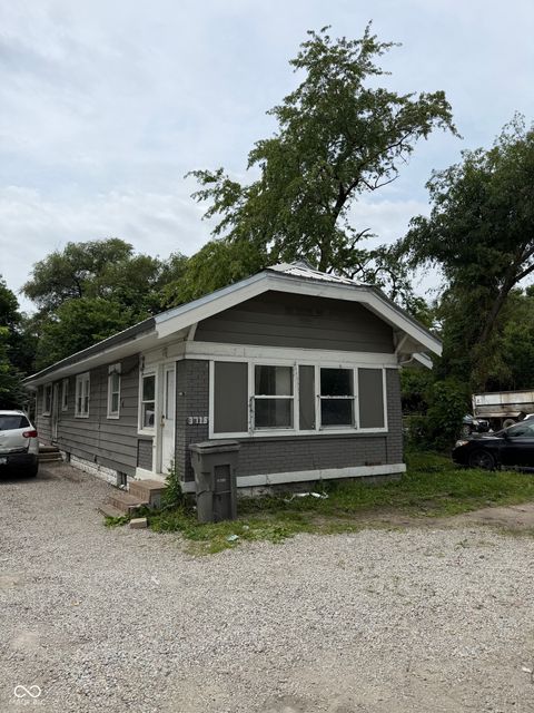 Photo of 3715 Rockville Road, Indianapolis, IN 46222 (MLS # 22106226)