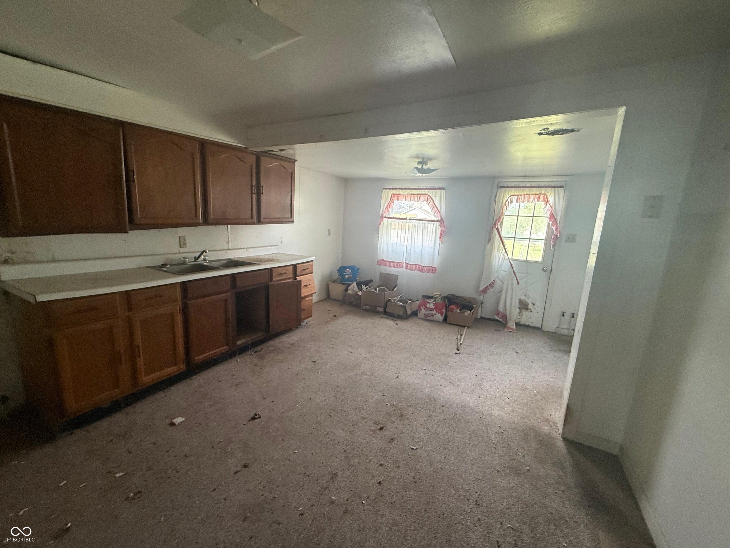 2710 Sycamore