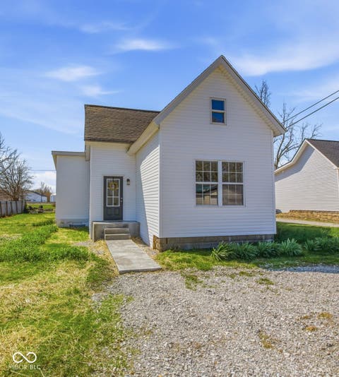 Photo of 105 E Jefferson Street, Kempton, IN 46049 (MLS # 22092793)