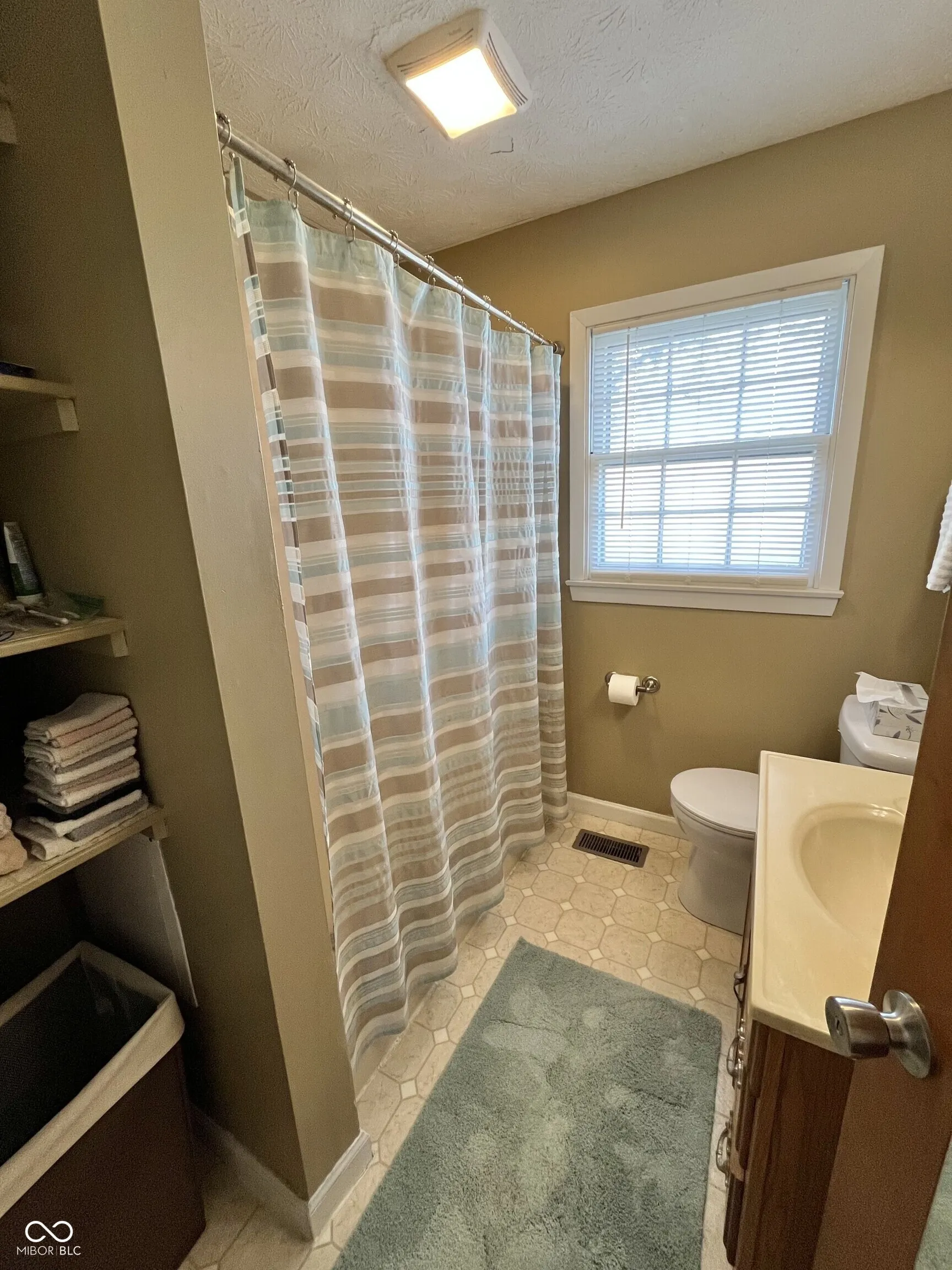 Seymour, Indiana 47274, United States, 3 Bedrooms Bedrooms, ,2 BathroomsBathrooms,Residential,Active,240109