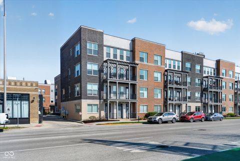 Photo of 727 N Illinois Street #202, Indianapolis, IN 46204 (MLS # 22093784)