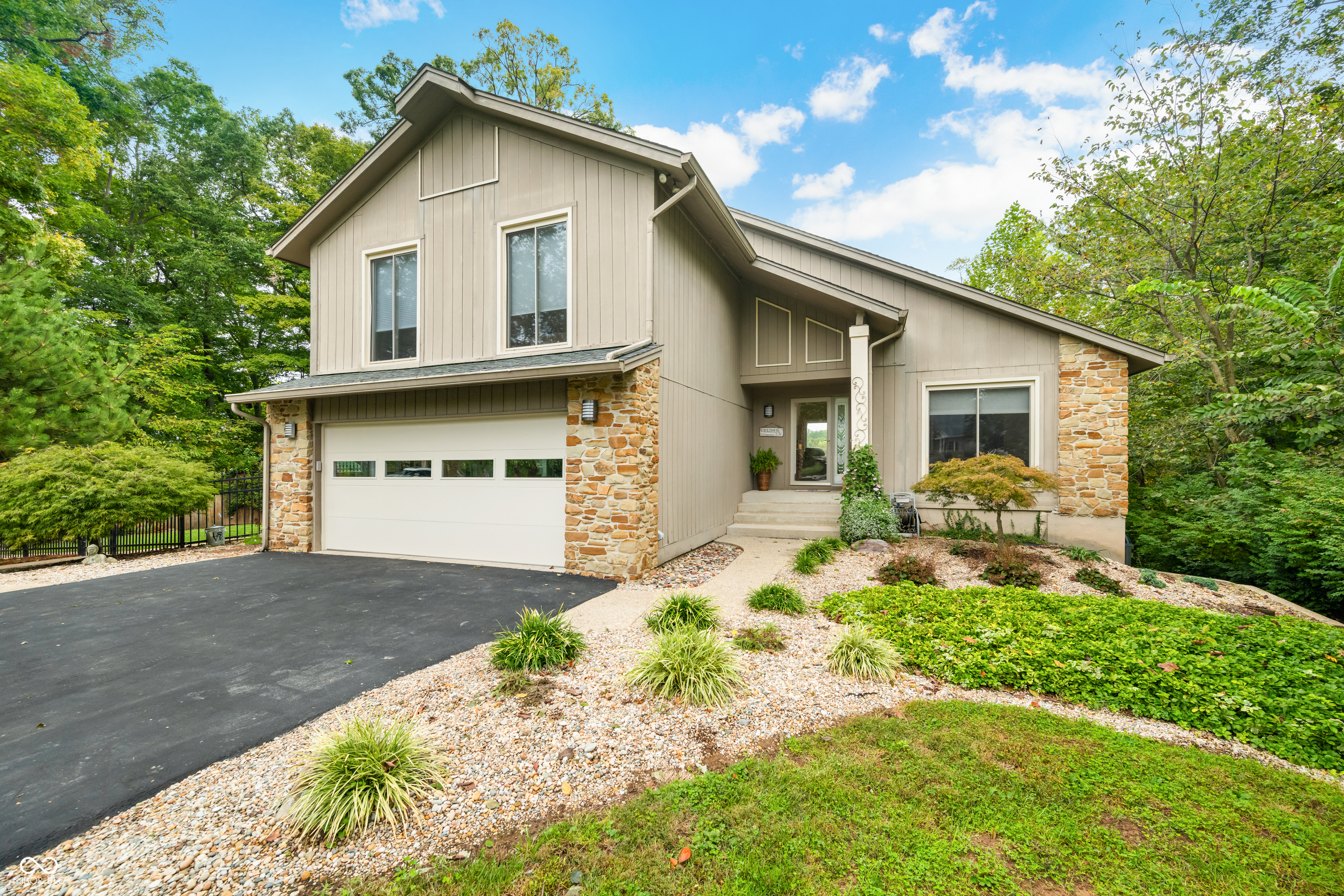 3958 E Edgewood Circle