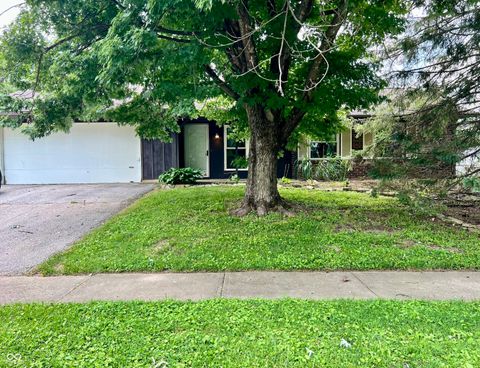 Photo of 5722 Wheelhorse Drive, Indianapolis, IN 46221 (MLS # 22113266)