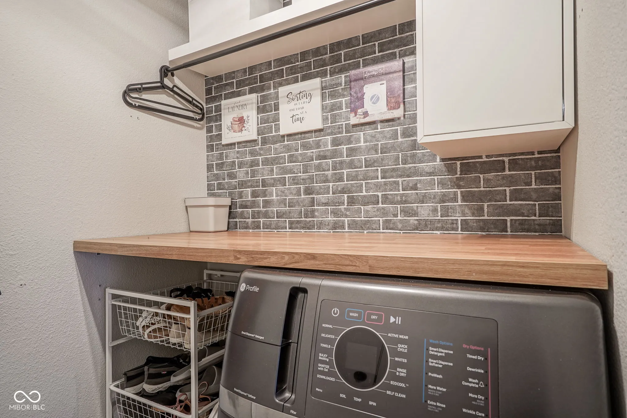 Whiteland, Indiana 46184, United States, 3 Bedrooms Bedrooms, ,2 BathroomsBathrooms,Residential,Active,172637