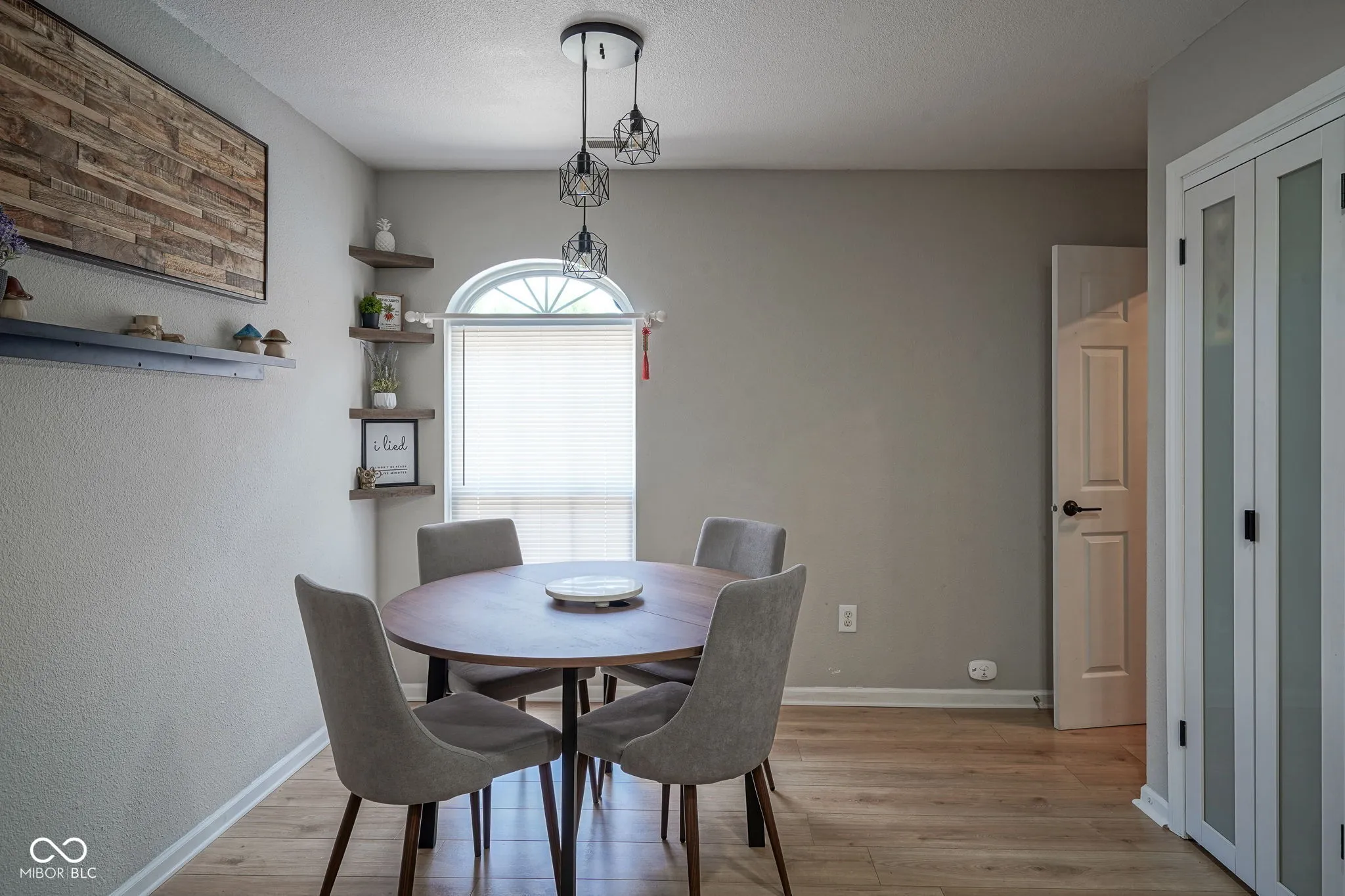 Whiteland, Indiana 46184, United States, 3 Bedrooms Bedrooms, ,2 BathroomsBathrooms,Residential,Active,172637