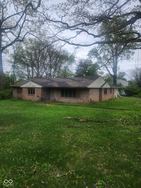 Photo of 5555 N Arlington Avenue, Indianapolis, IN 46226 (MLS # 22096418)