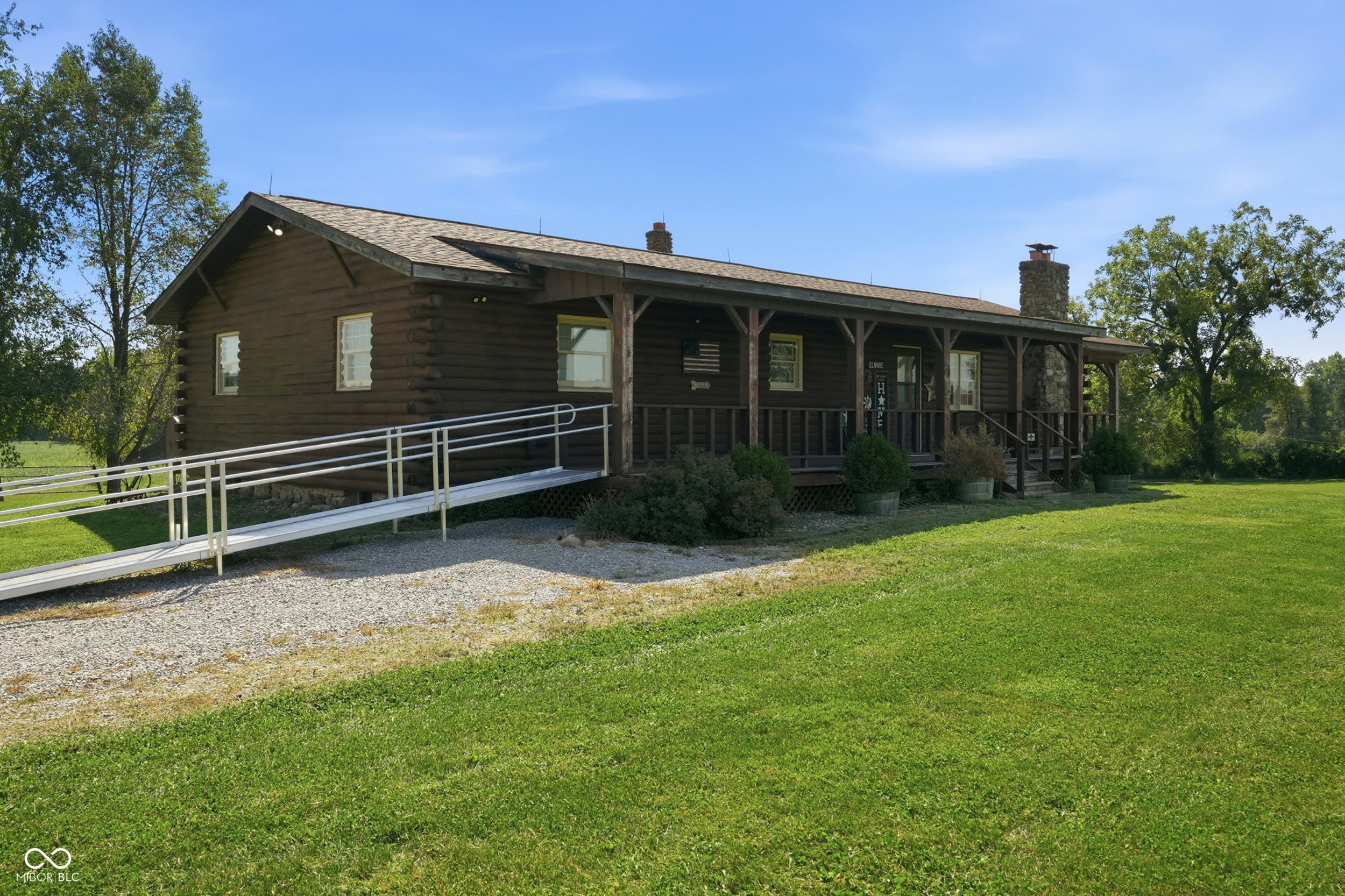 699 S County Road 400 E