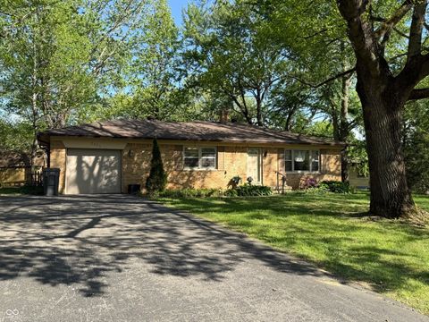 Photo of 2025 Redfern Drive, Indianapolis, IN 46227 (MLS # 22097044)