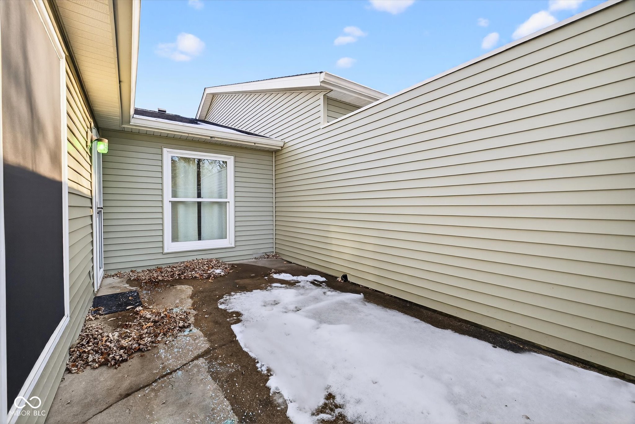 751 E Waterloo Court