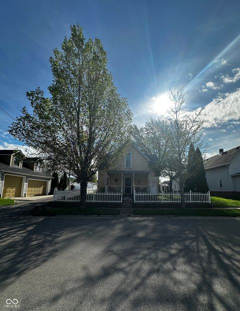 Photo of 215 S Pearl Street, Pendleton, IN 46064 (MLS # 22095967)