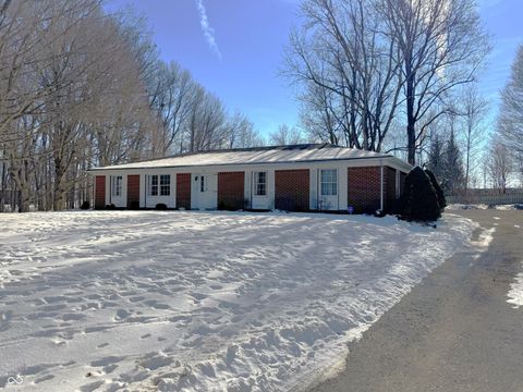 Photo of 167 E 150 S, Crawfordsville, IN 47933 (MLS # 22083315)