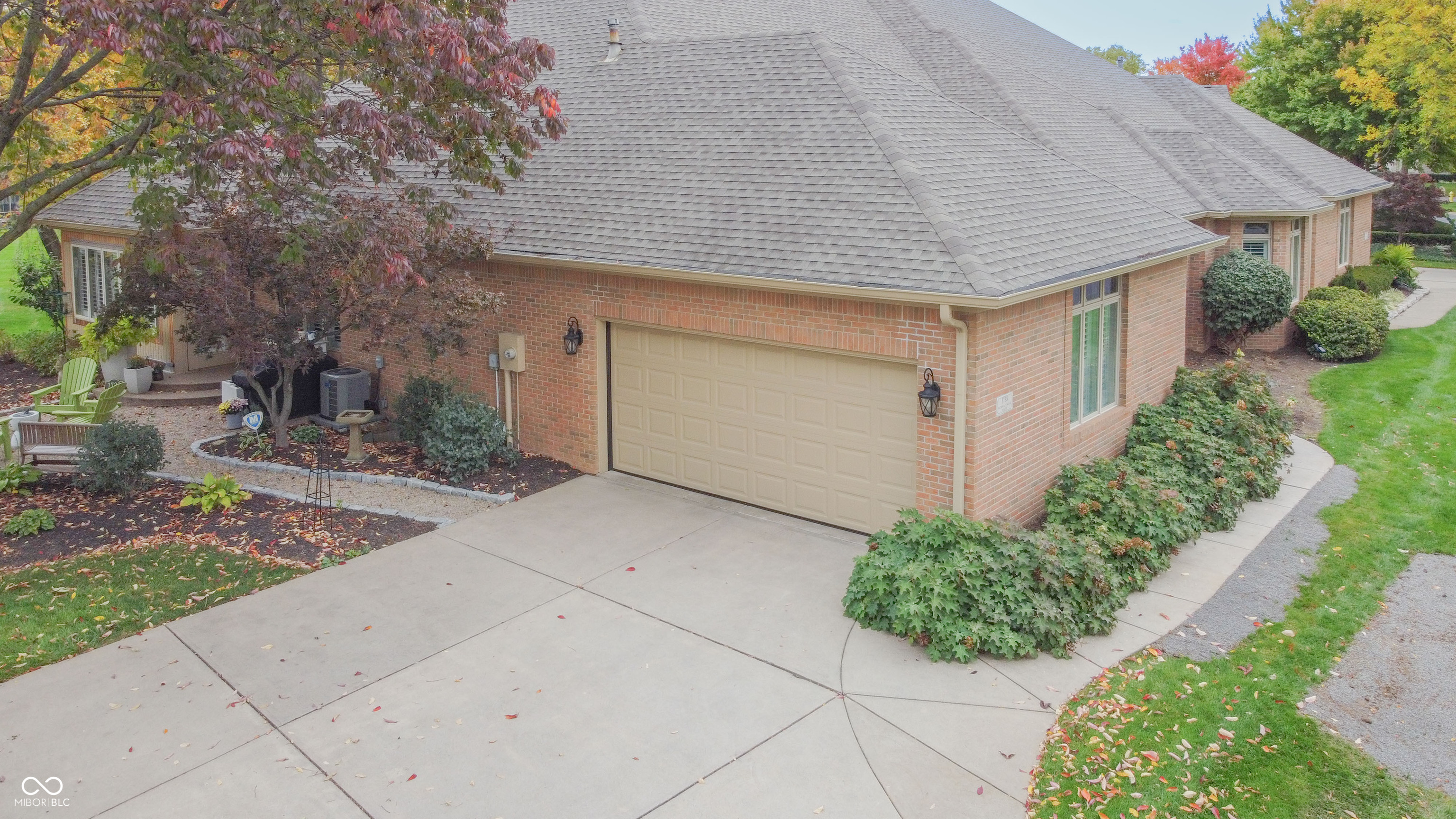 1738 Pathway Drive S