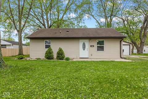 Photo of 339 Parkway Street, Whiteland, IN 46184 (MLS # 22094981)