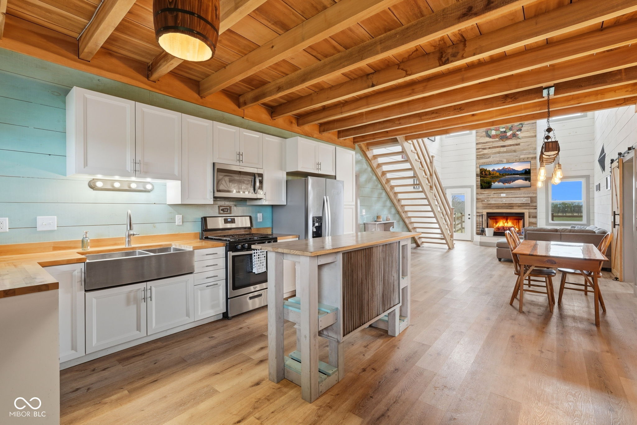 2207 S County Road 1100 E