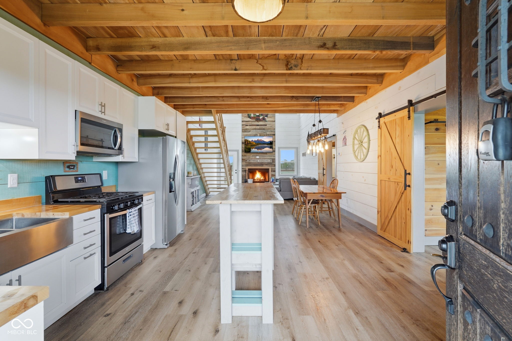 2207 S County Road 1100 E