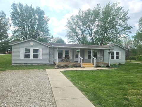 Photo of 503 E Park Street, Trafalgar, IN 46181 (MLS # 22094772)