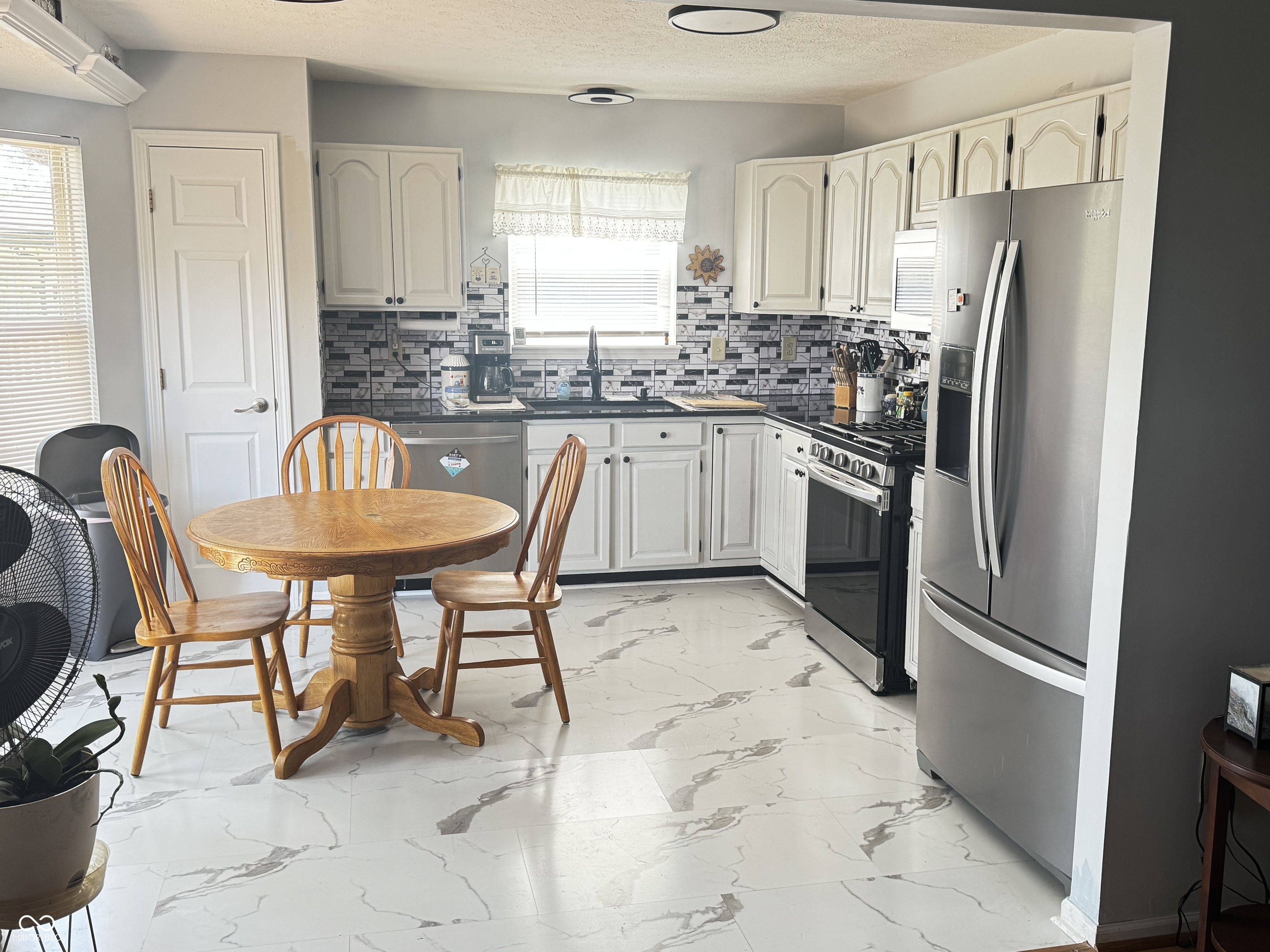 1009 Honeysuckle Drive