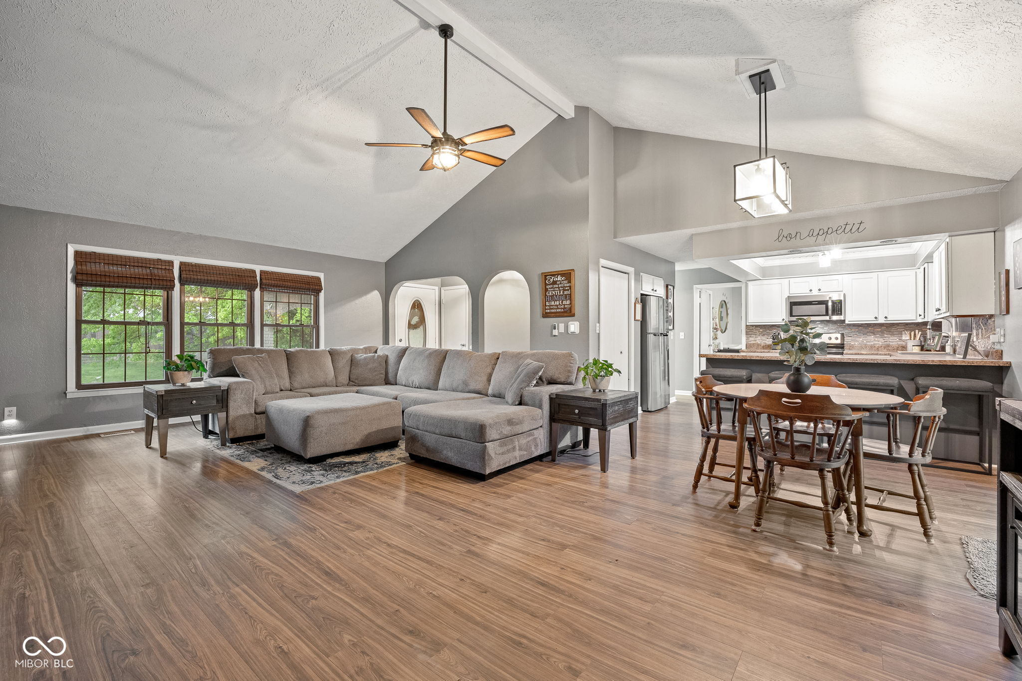 211 Hillview Drive