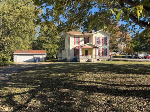 Photo of 211 S Bloomington Street, Greencastle, IN 46135 (MLS # 22069268)