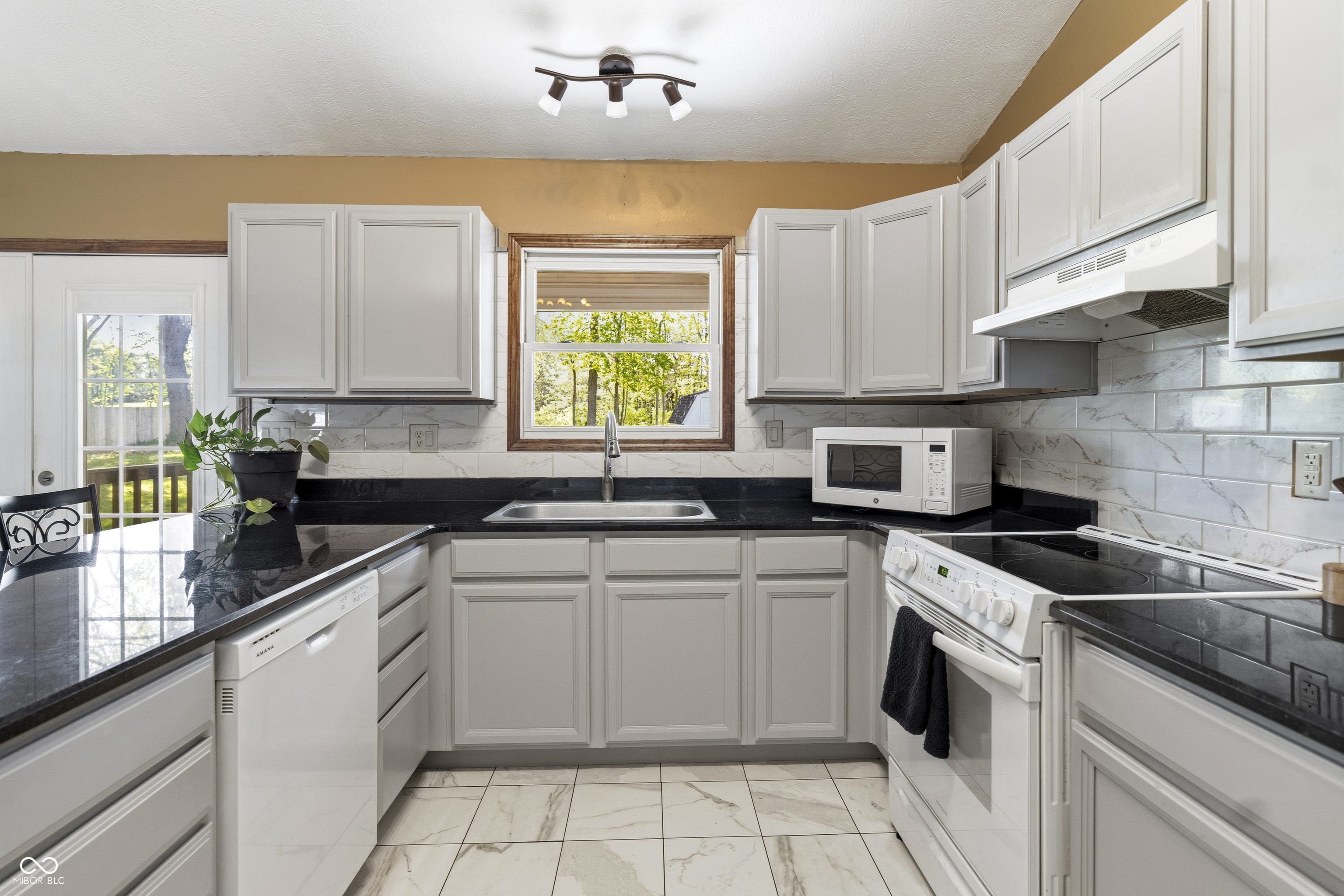 1072 S Teresa Drive