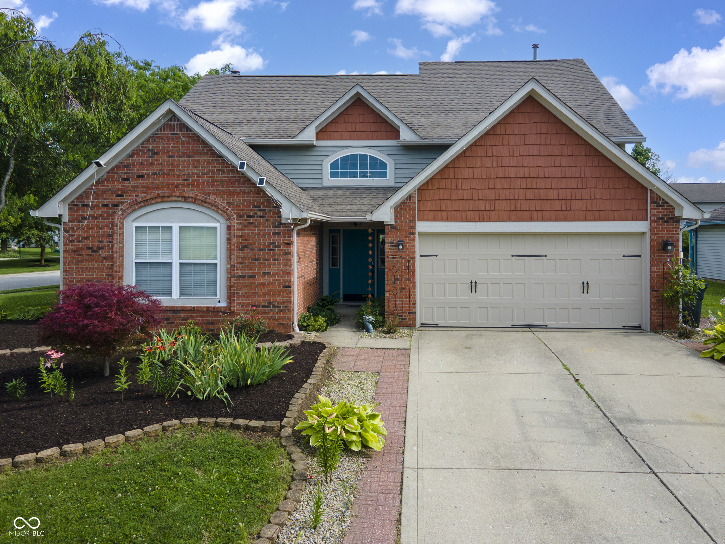 706 Woodcote Lane