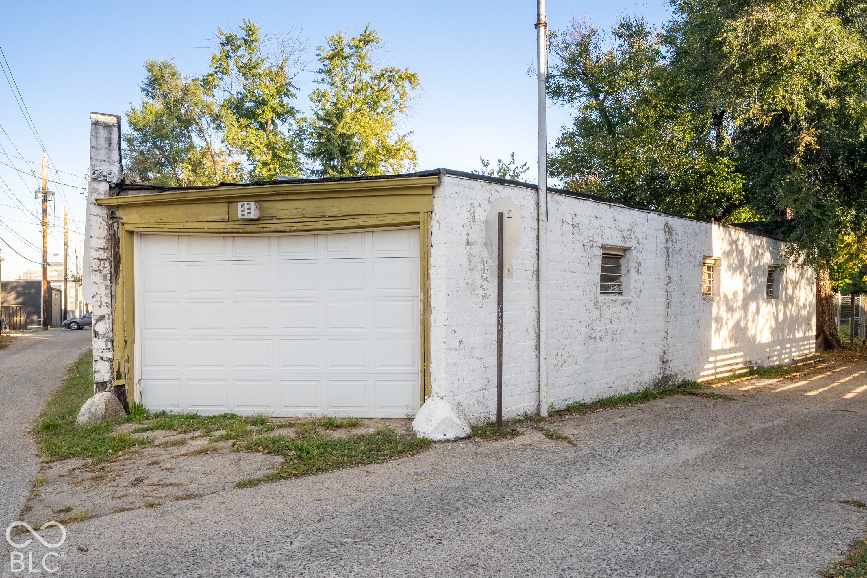 1039 Hosbrook Street