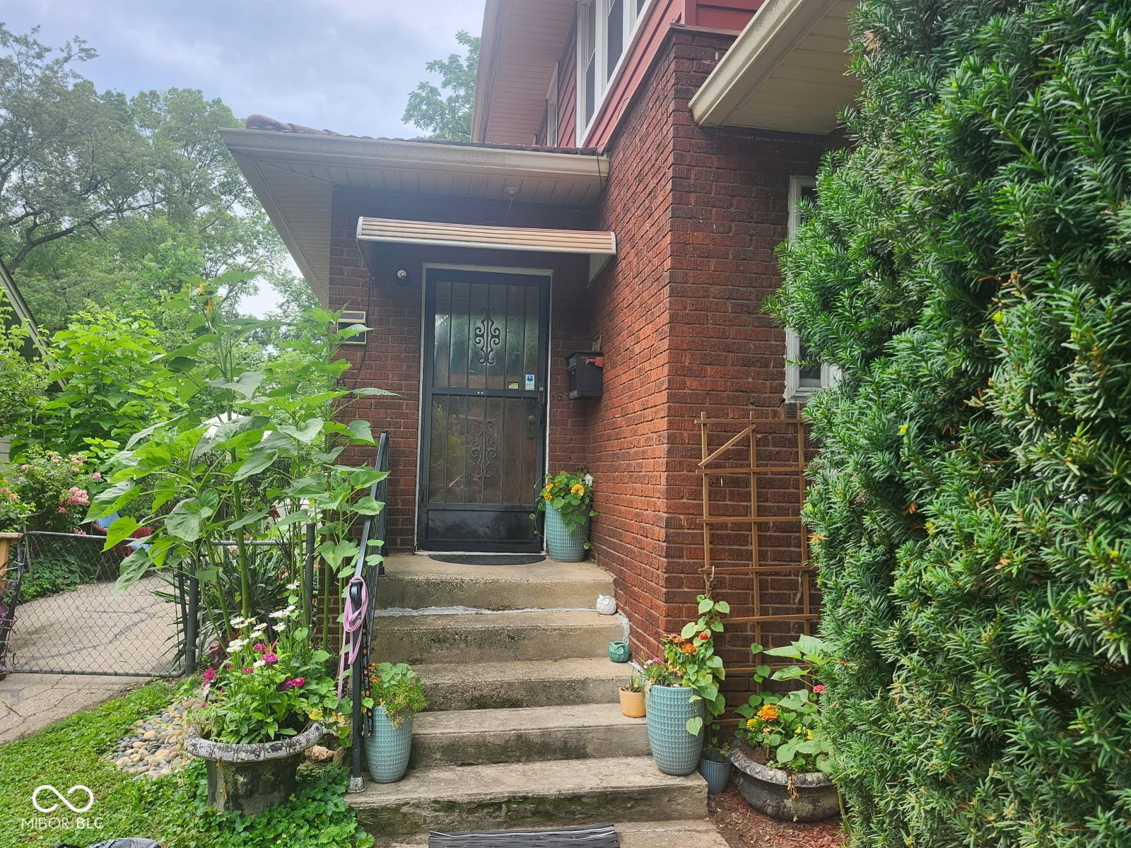 4338 Broadway Street