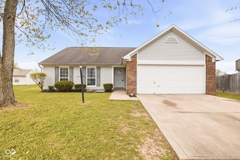 Photo of 1908 Red Leaf Court, Indianapolis, IN 46229 (MLS # 22093883)