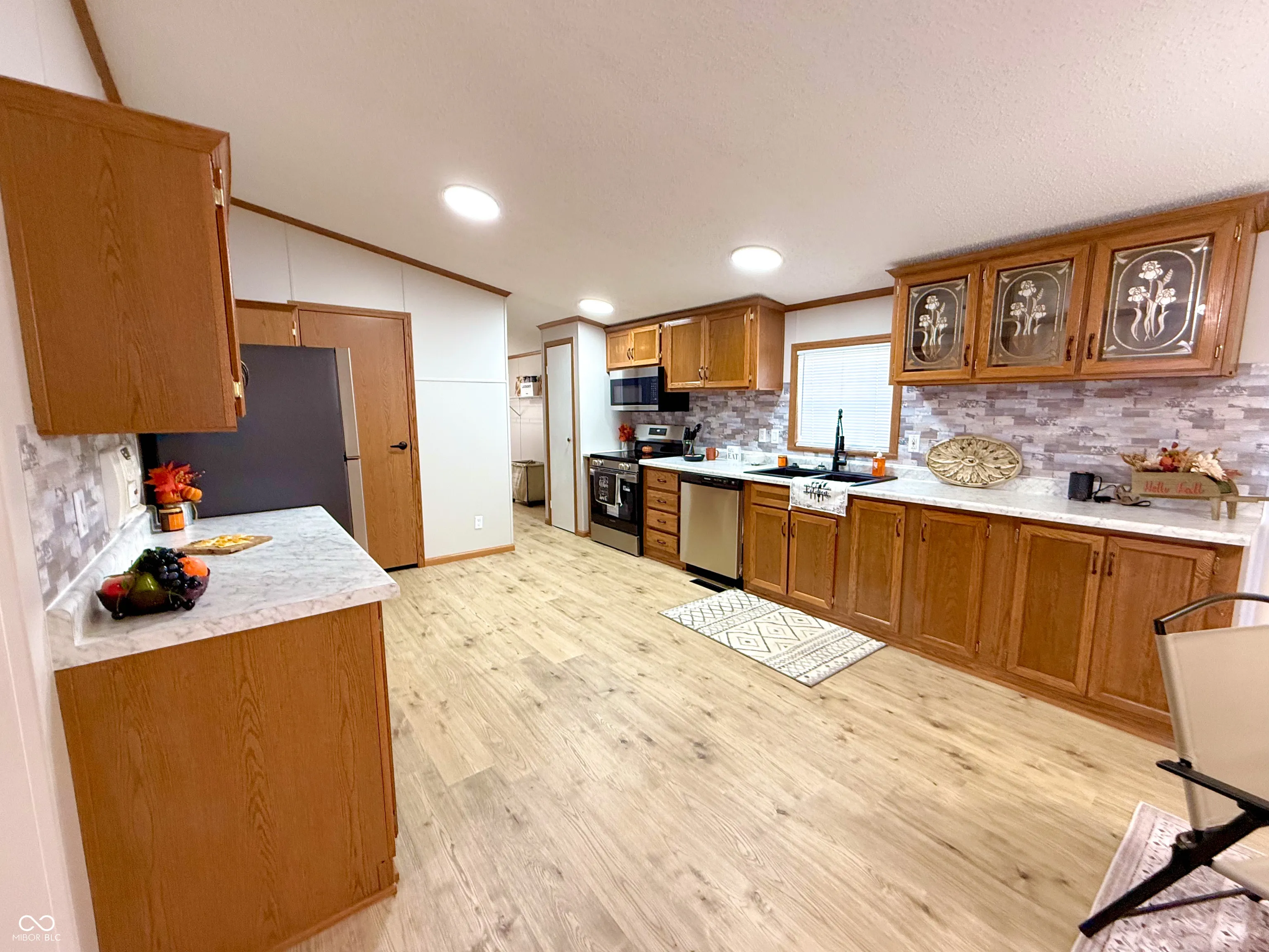 Columbus, Indiana 47203, United States, 3 Bedrooms Bedrooms, ,2 BathroomsBathrooms,Residential,Pending,223325