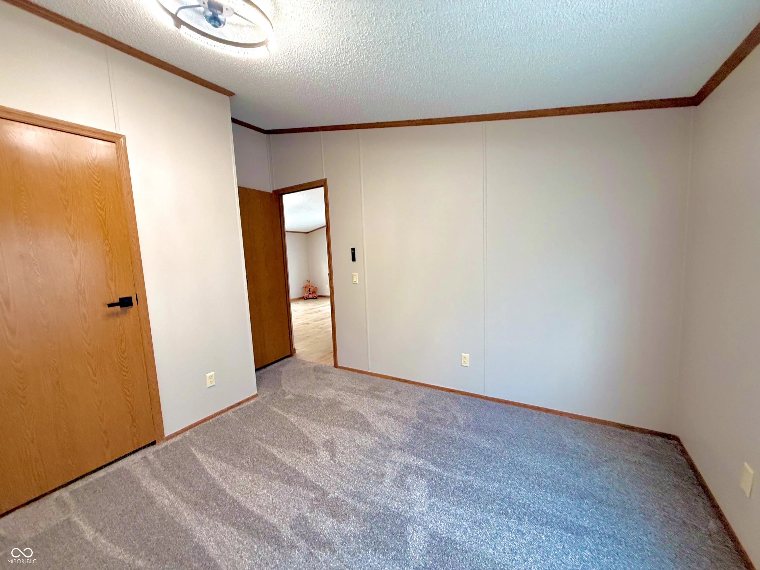 Columbus, Indiana 47203, United States, 3 Bedrooms Bedrooms, ,2 BathroomsBathrooms,Residential,Pending,223325