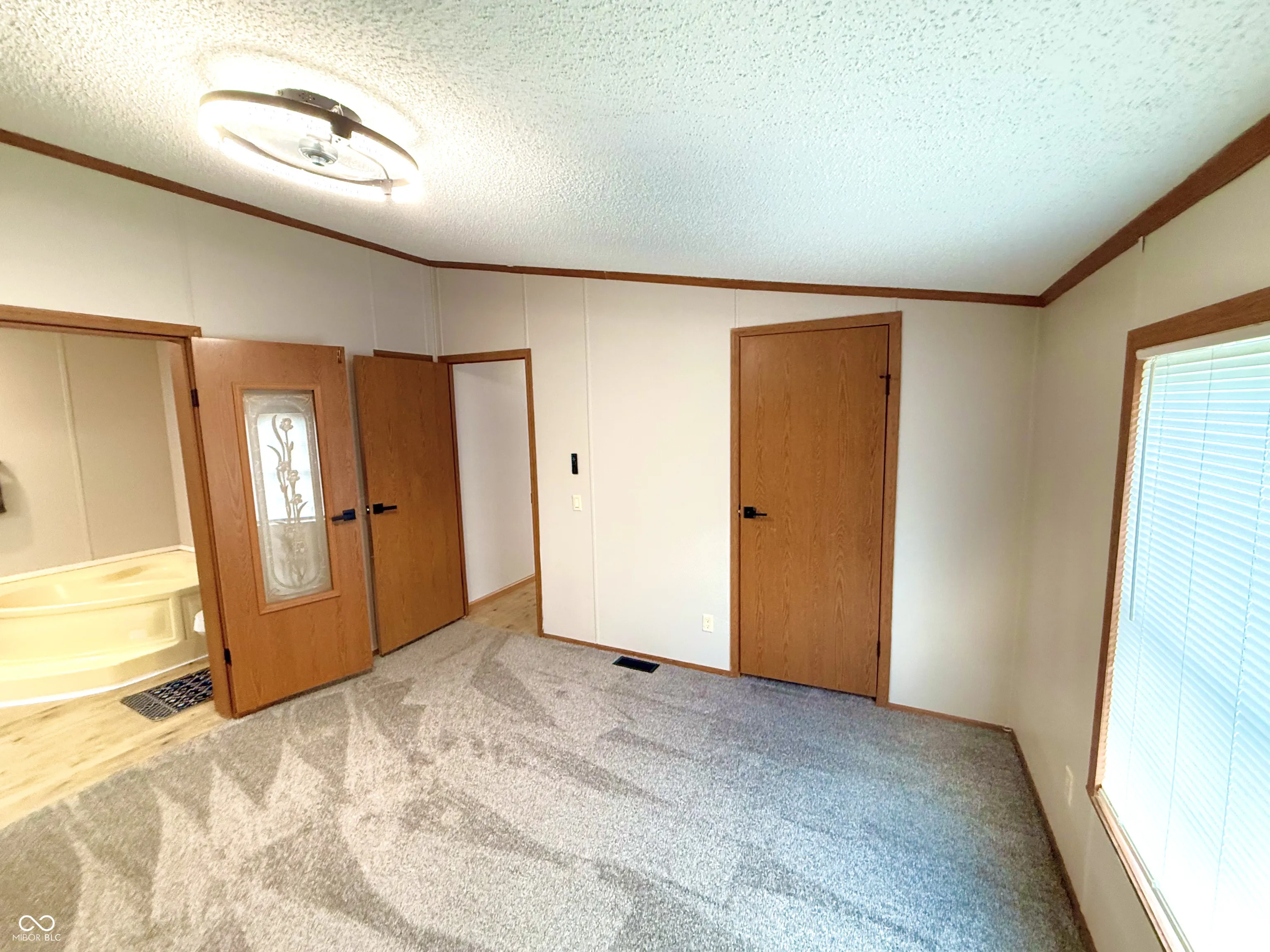 Columbus, Indiana 47203, United States, 3 Bedrooms Bedrooms, ,2 BathroomsBathrooms,Residential,Pending,223325