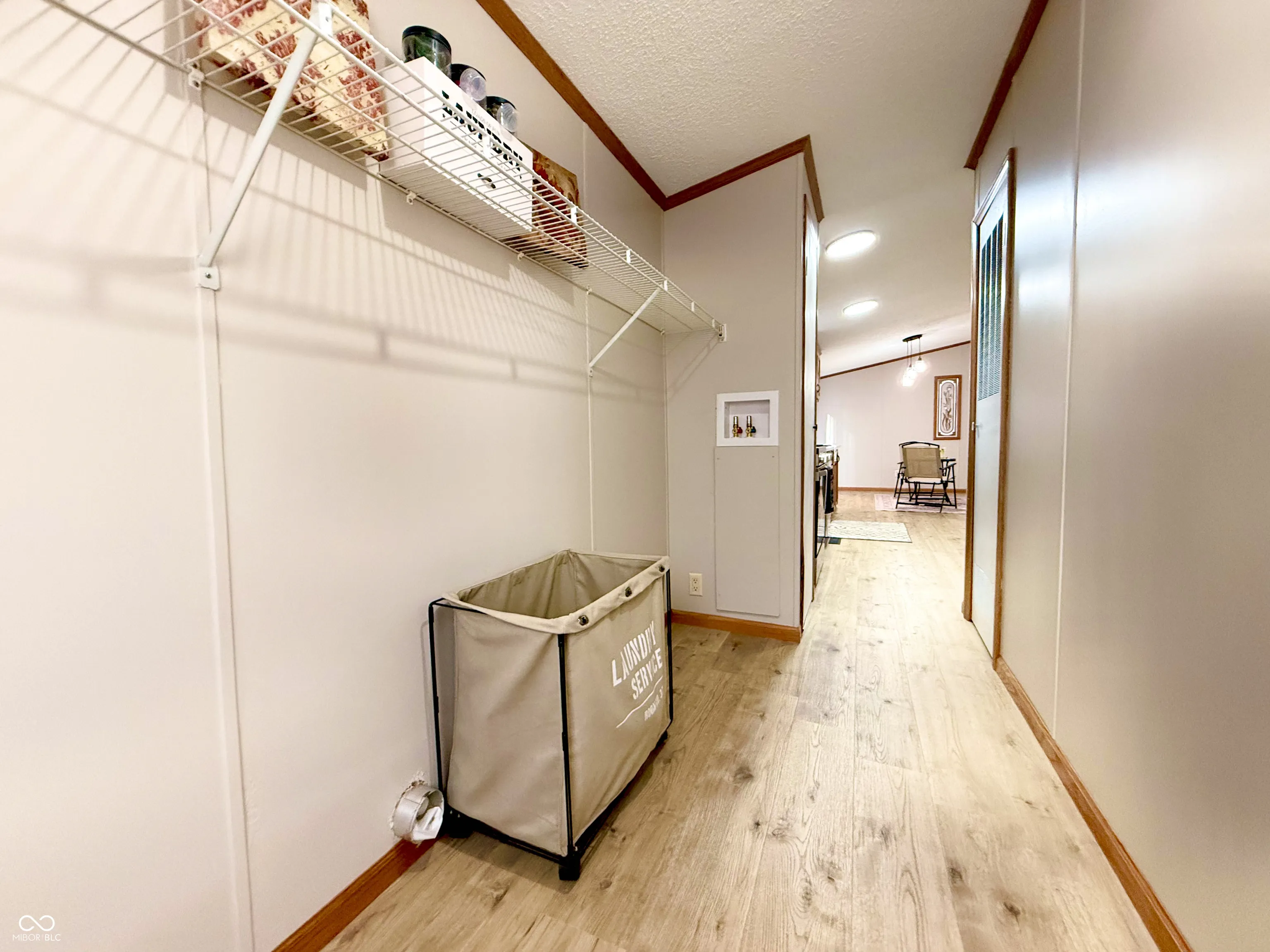 Columbus, Indiana 47203, United States, 3 Bedrooms Bedrooms, ,2 BathroomsBathrooms,Residential,Pending,223325