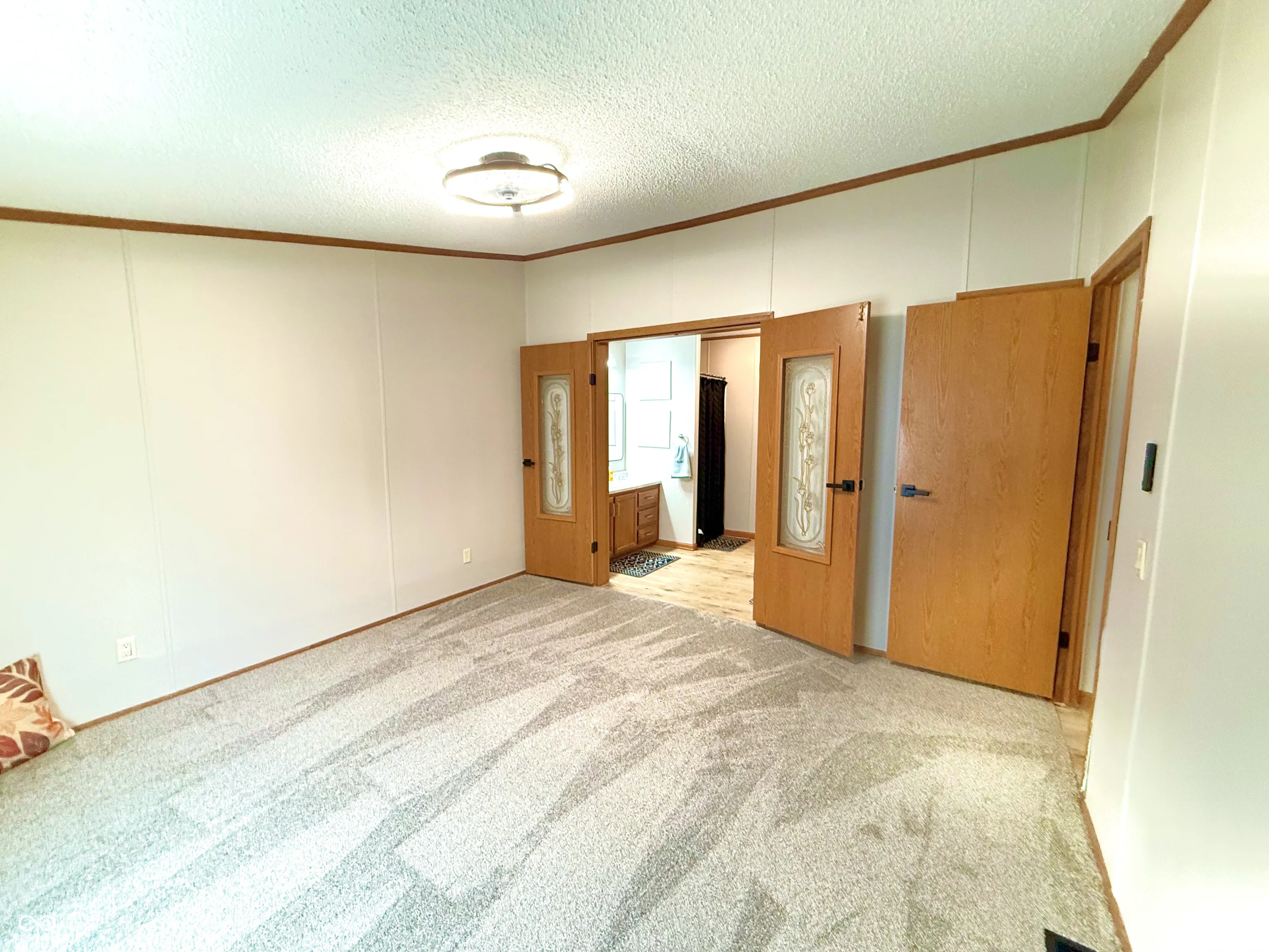 Columbus, Indiana 47203, United States, 3 Bedrooms Bedrooms, ,2 BathroomsBathrooms,Residential,Pending,223325