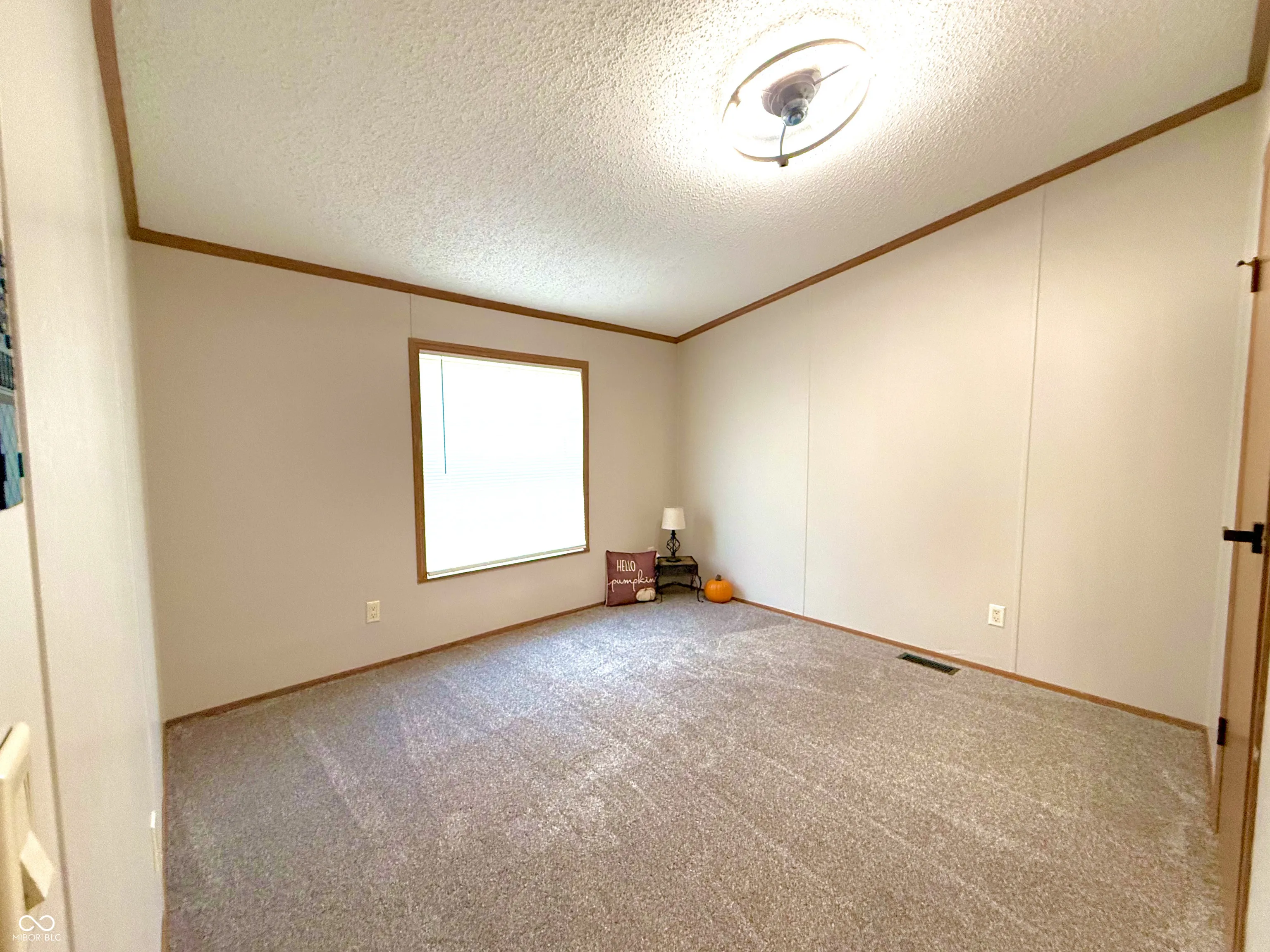 Columbus, Indiana 47203, United States, 3 Bedrooms Bedrooms, ,2 BathroomsBathrooms,Residential,Pending,223325