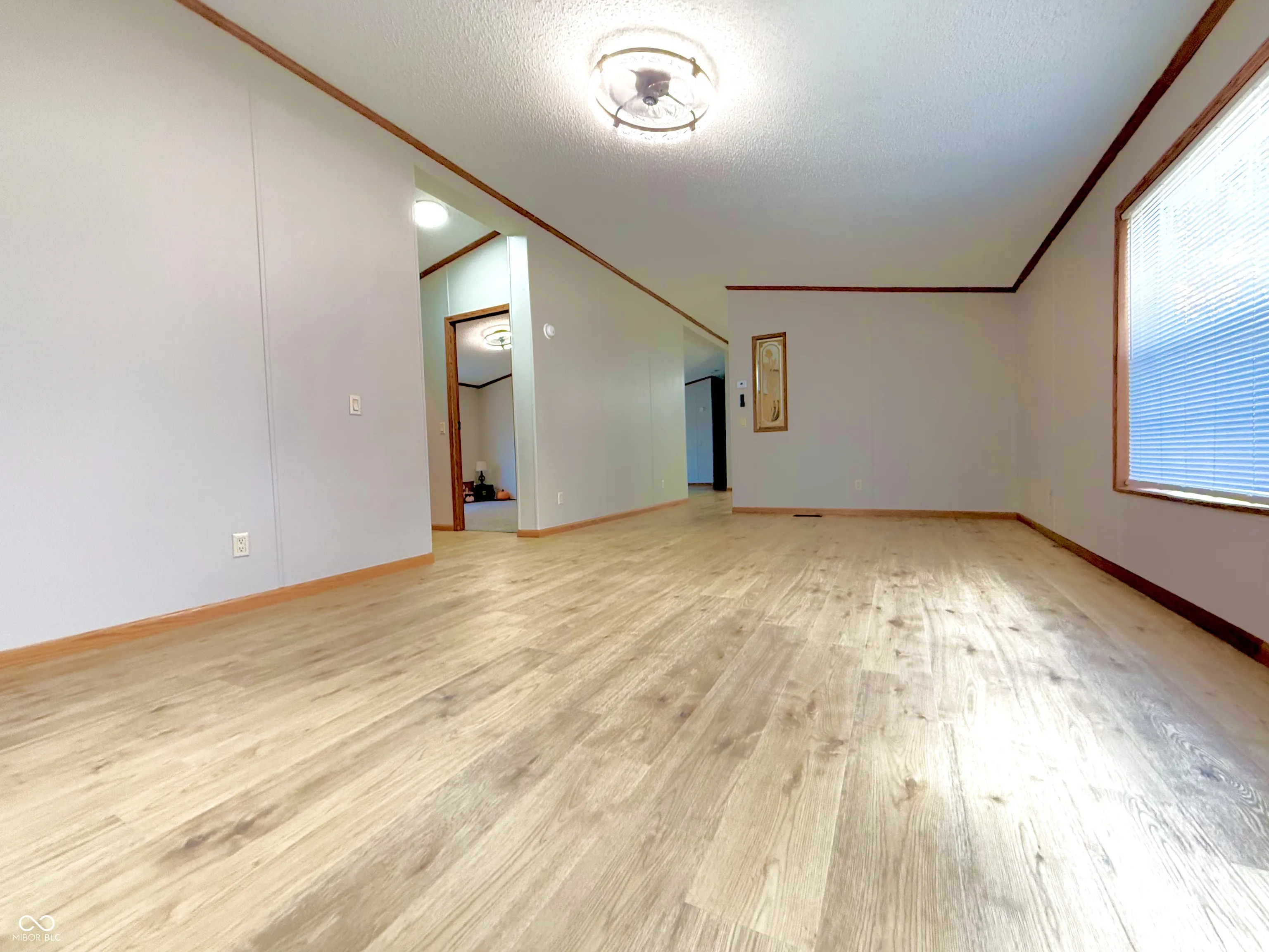 Columbus, Indiana 47203, United States, 3 Bedrooms Bedrooms, ,2 BathroomsBathrooms,Residential,Pending,223325