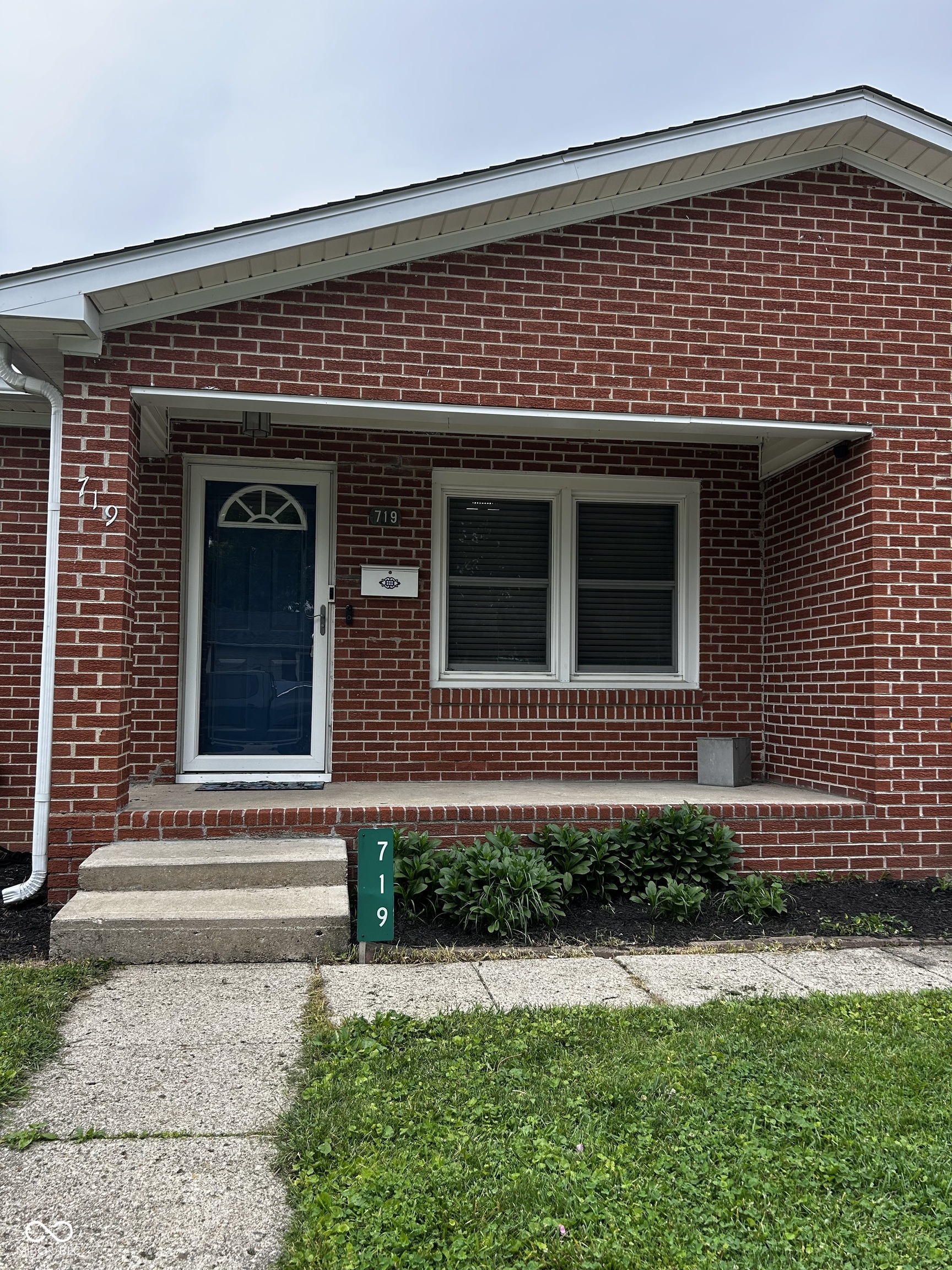 719 Henry Street