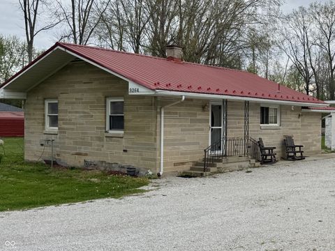 Photo of 9264 S Singhurst Street, Terre Haute, IN 47802 (MLS # 22101090)