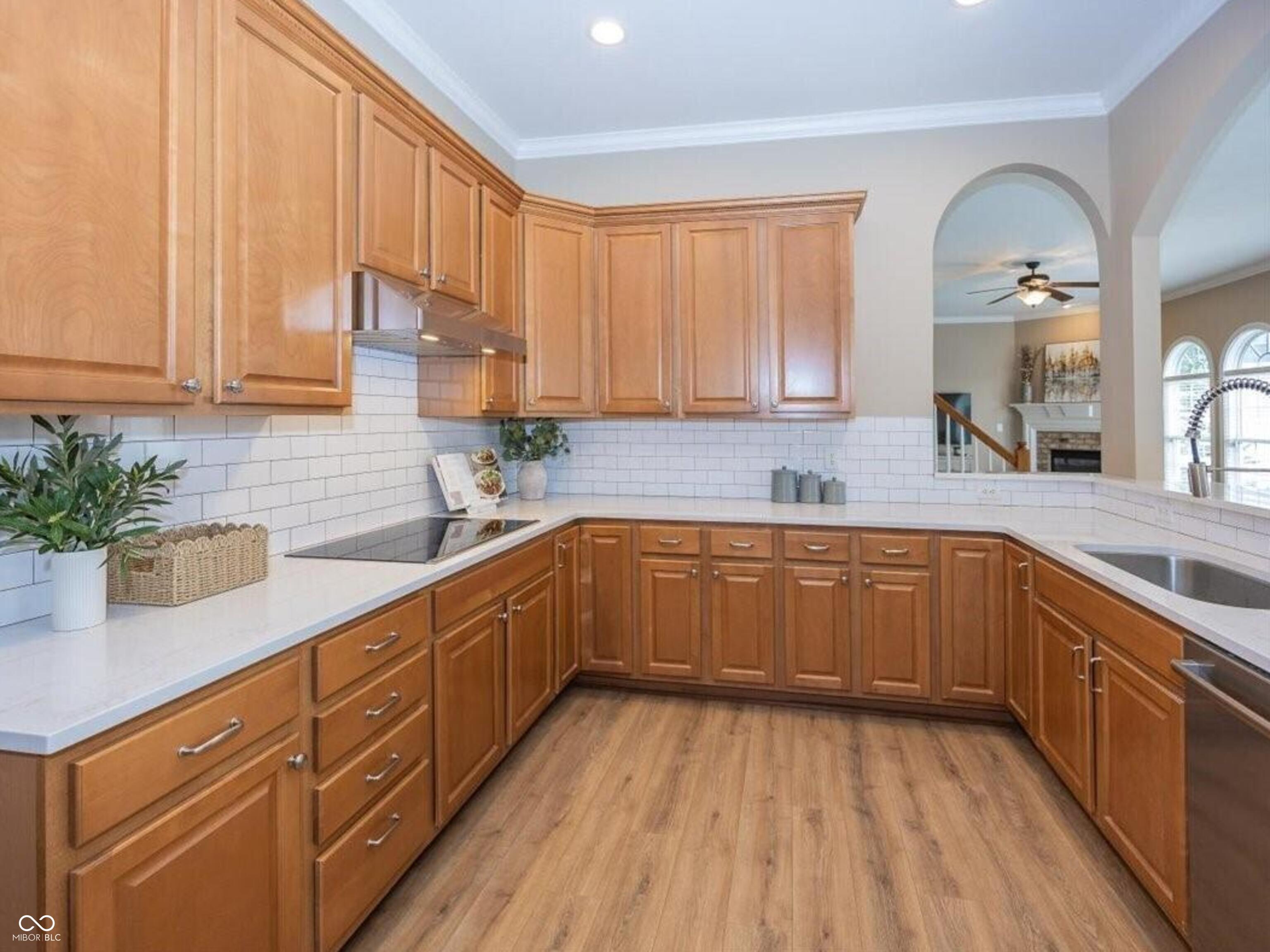 16802 Oak Manor Drive