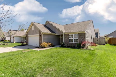Photo of 1245 Fiesta Drive, Franklin, IN 46131 (MLS # 22093894)