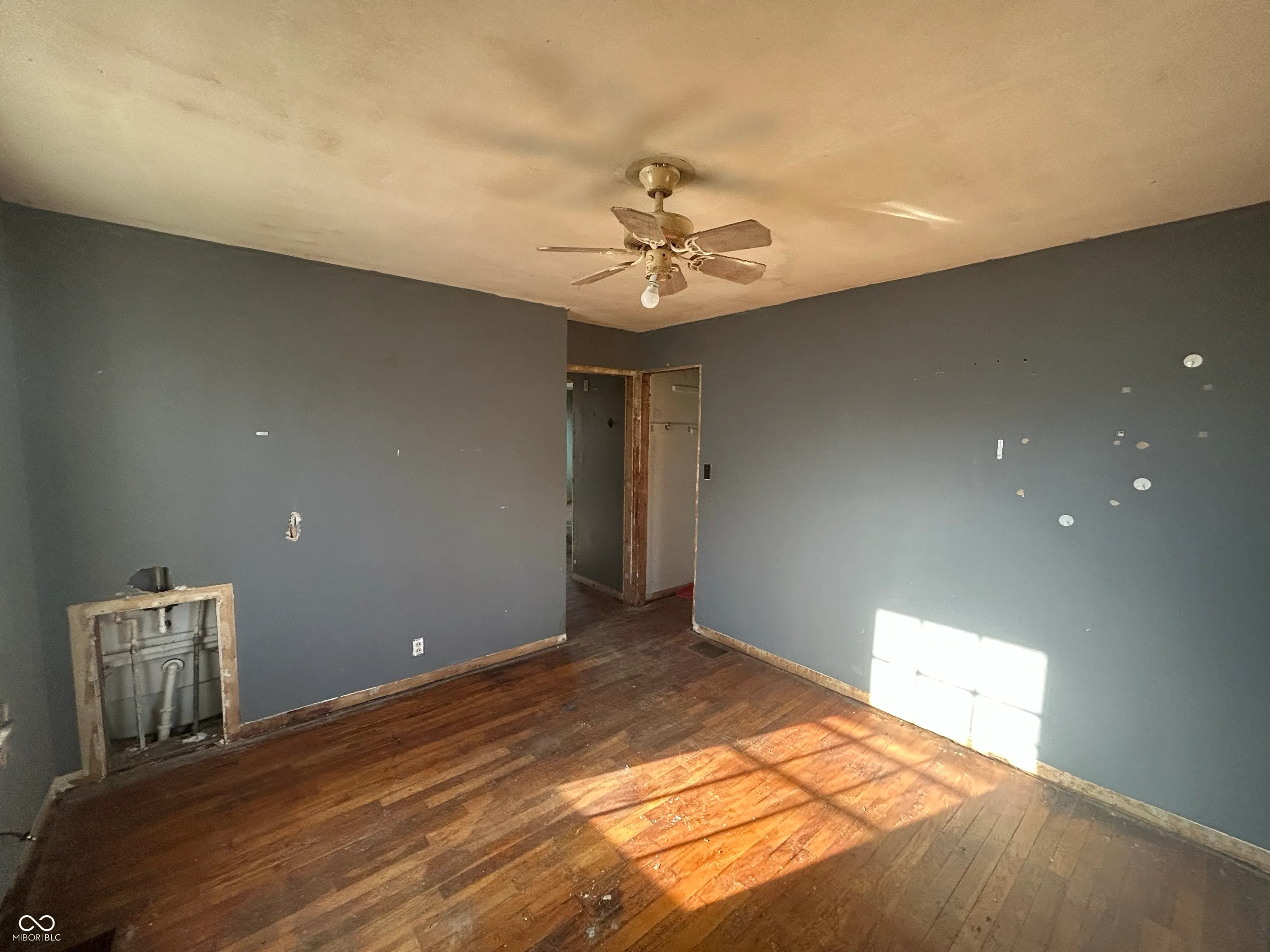 Columbus, Indiana 47201, United States, 2 Bedrooms Bedrooms, ,1 BathroomBathrooms,Residential,Pending,91178