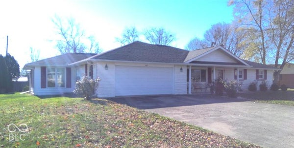 462 MANOR DR, SEYMOUR, IN 47274 - Image 0e40b3dcee8c0fcad4c88a86e0d8ece5/3466544820
