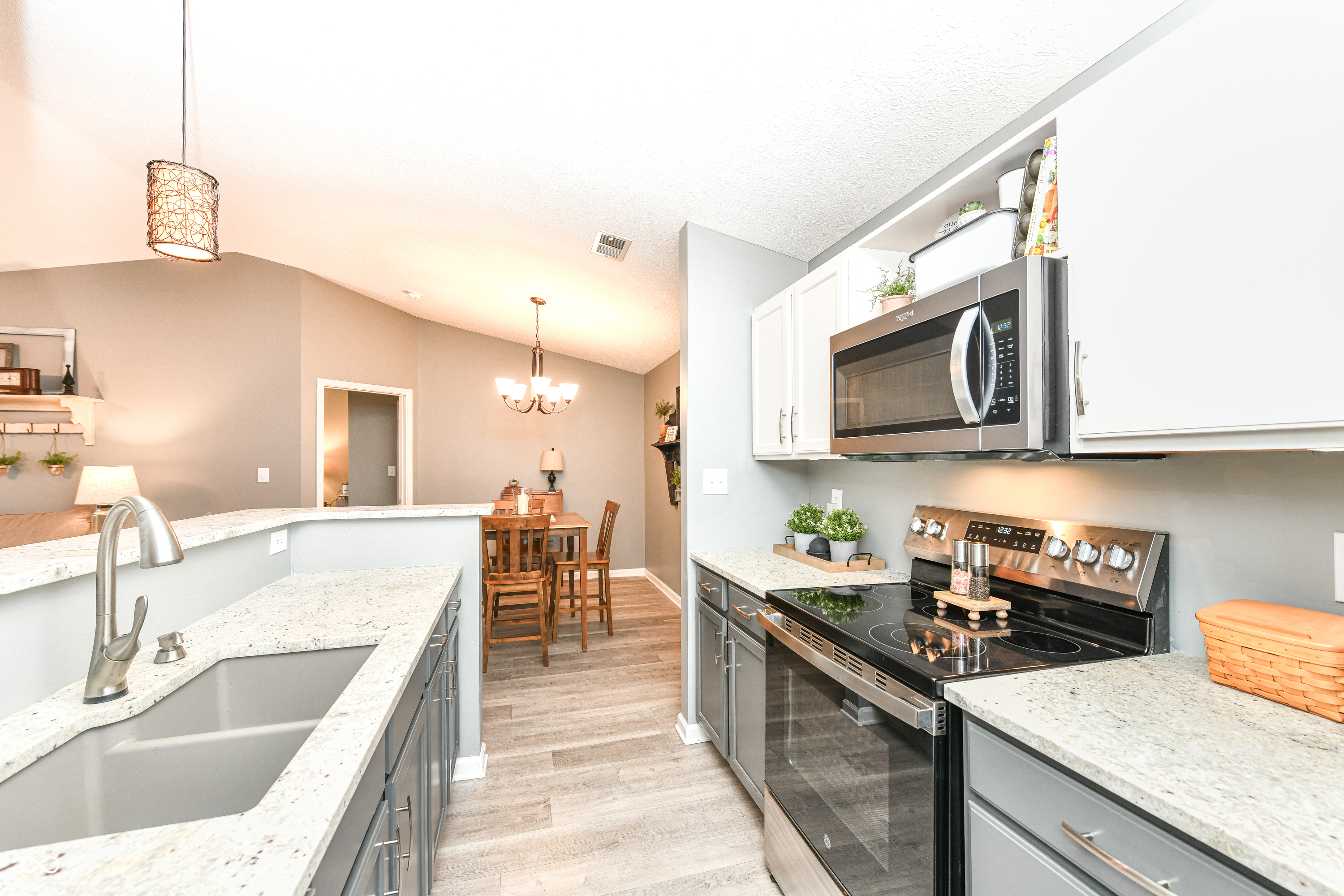 8418 Glenwillow Lane 205