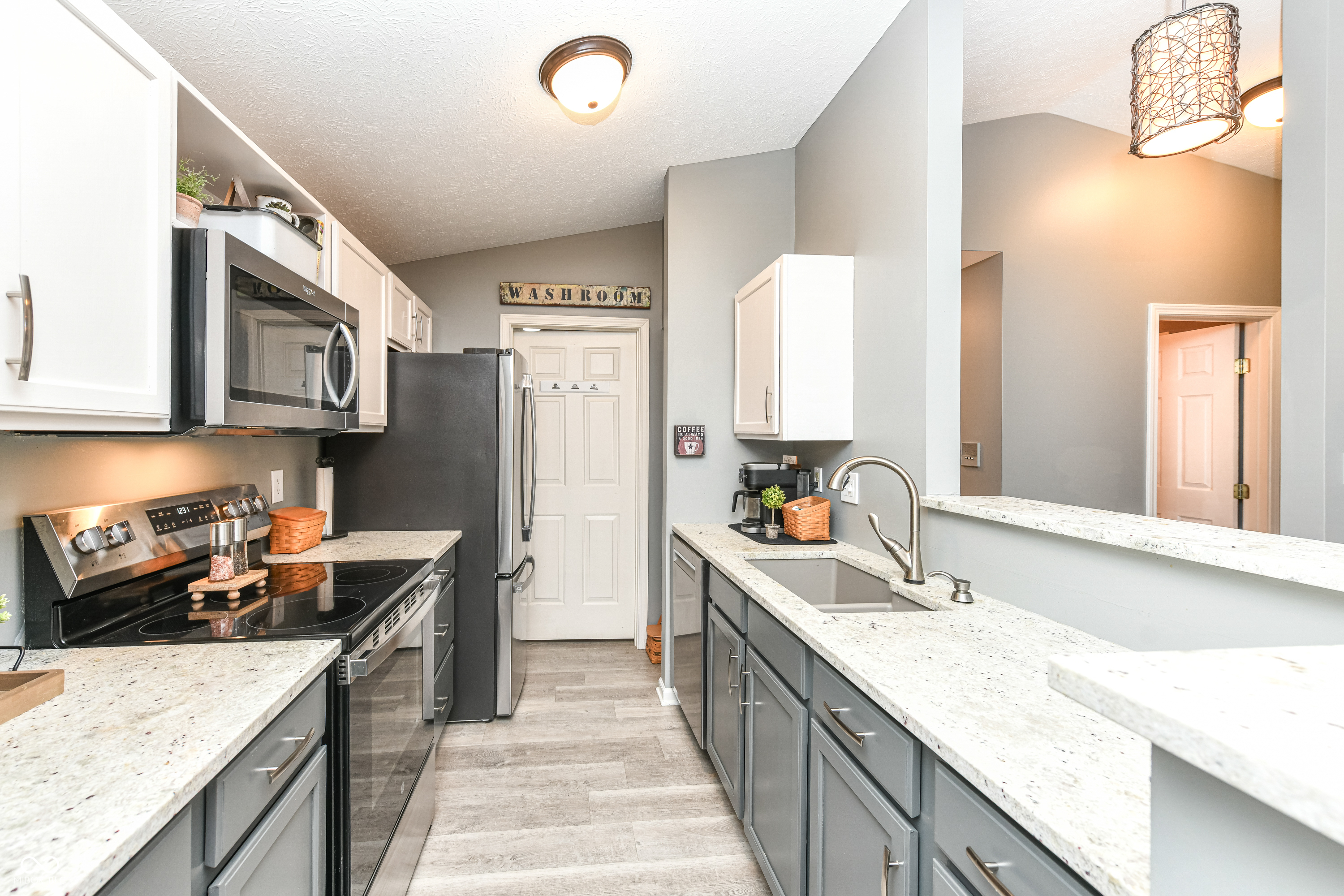 8418 Glenwillow Lane 205