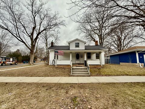 Photo of 801 Washington Street, Covington, IN 47932 (MLS # 22078718)